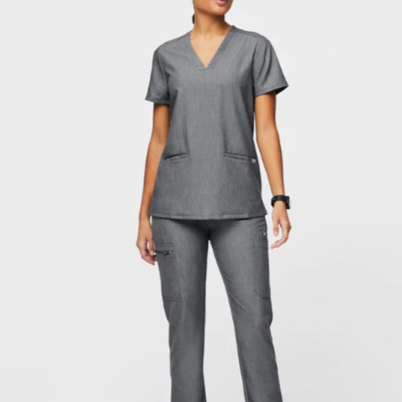 FIGS Casma Three Pocket Scrub Top - Picture 5 of 6
